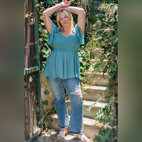 Judy Blue Mid Rise Med Wash Released Shadow Hem Bootcut Jeans Regular Plus NEW - Picture 16 of 16